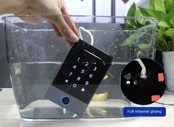SMART iReader - ONLINE - RFID čítačka -otlačok prsta- PIN - karta, AP - TTlock 2